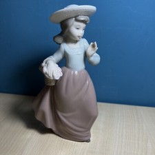 LLADRO : NAO : 'GIRL WITH