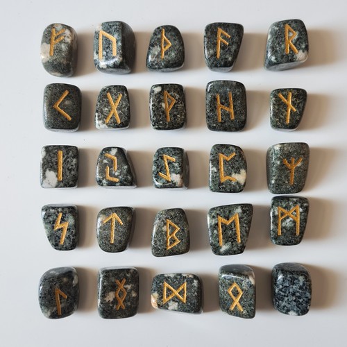 Preseli bluestone boxed rune - preseli,