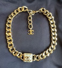 chanel cc pearl necklace