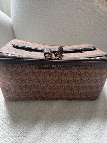 Anya hindmarch dressing - anya, "dressing