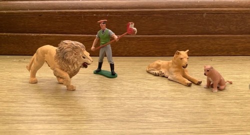 Collectible vintage britains - vintage,