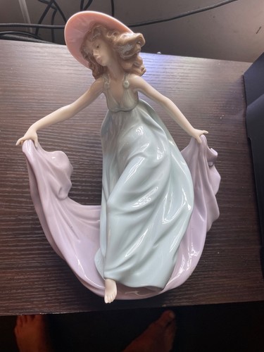 Lladro 05662 may - lladro,