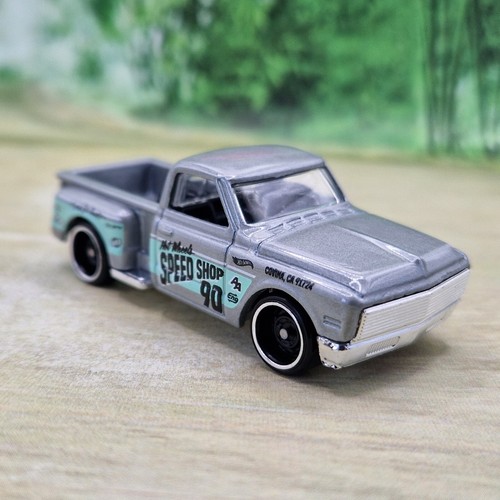 Hot wheels chevy custom - hot,