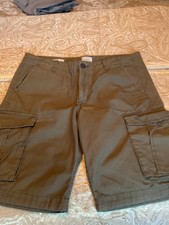 BNWOT GENTS GREEN CARGO THREE QUARTER SHORTS JACK JONES WAIST 34