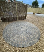 Circle Kit: Tumbled Block Paving Circle in Graphite Blend Colour - Various Sizes