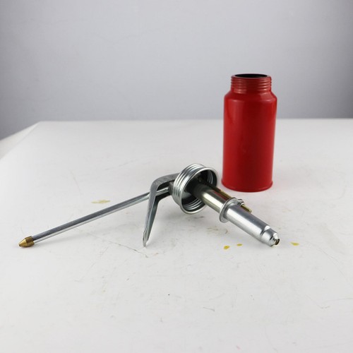 Metal oil can with - metal,