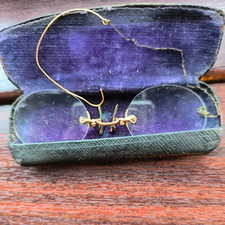 Pince Nez Spectacles, Ear Hook & Chain Cased,Antique Warfits Gold Tone Rimless 