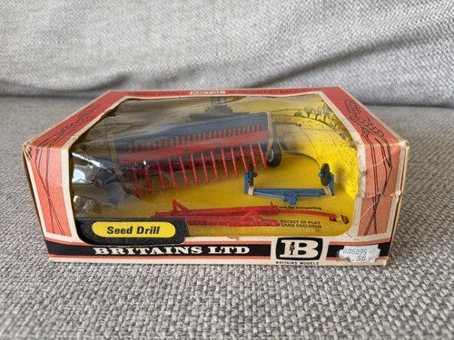Britains 9539 seed drill - 9539,