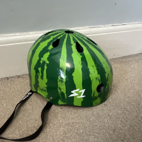 Watermelon helmet - s1,