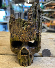 Wood effect skull - effect, cave