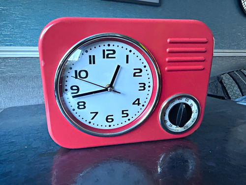 Retro pink 1950s - style, mantel