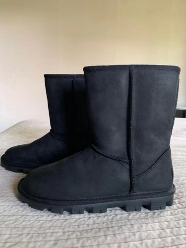 Nwt ugg classic mini - classic,