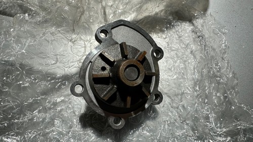 Saab 900 classic - pump,