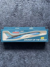 Daron Skymarks Thomson Boeing 787 Dreamliner SKR706 1:200 Scale Model Used