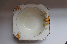 Crown Ducal Orchard pattern serving bowl in very good condition