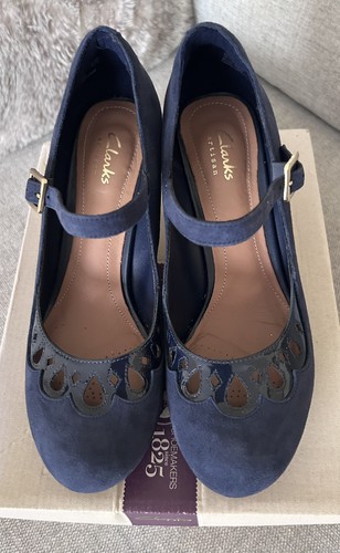 Clarks chorus music - navy, blue