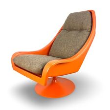 Mid Century Swivel Chair.