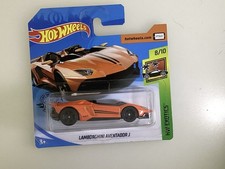 LAMBORGHINI AVENTADOR J