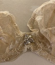 Beautiful Rigby Peller Lace Bra With Brooch. 30E. Excellent Condition.