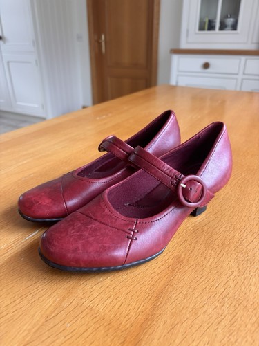 Vintage clarks mary - jane, heels
