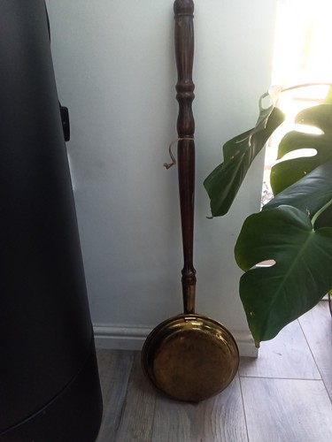 Vintage brass bed - brass, pan