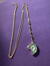 💚 Green Agate Geode Slice Necklace – Gold Plated Chain with Crystal Beads