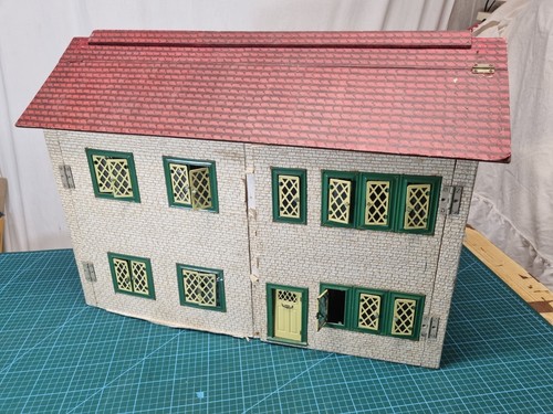 Vintage doll houe - doll, metal