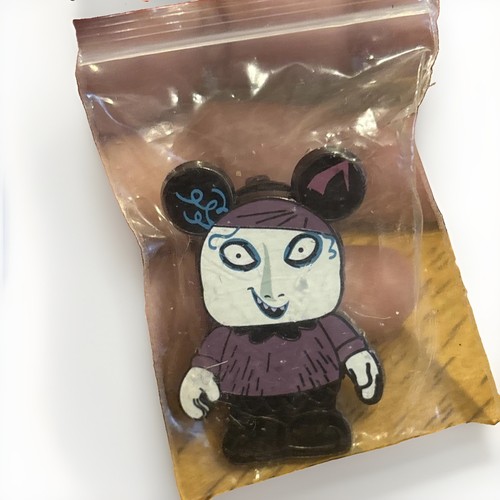 2010 disney booster pin - disney,