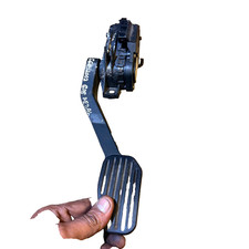Volvo S60 2003 accelerator