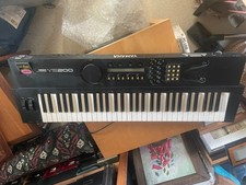 YAMAHA EOS YS200 Synthesizers