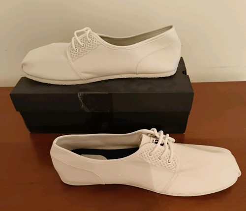 Unsung hero white laces - hero,