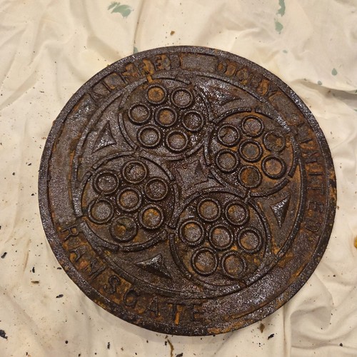 Cast iron round - cast, hole