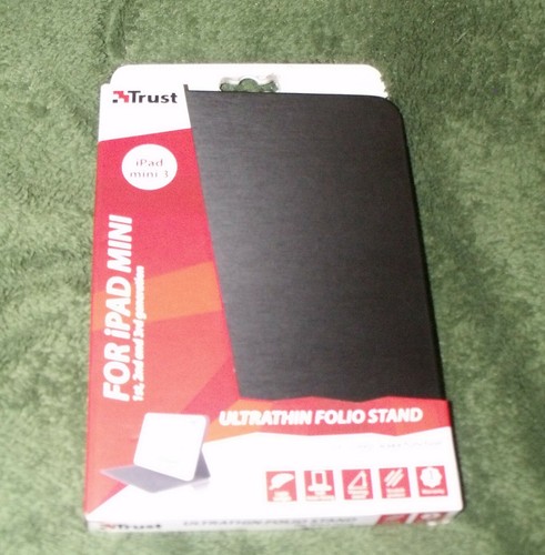 Black trust ultrathin folio - black,