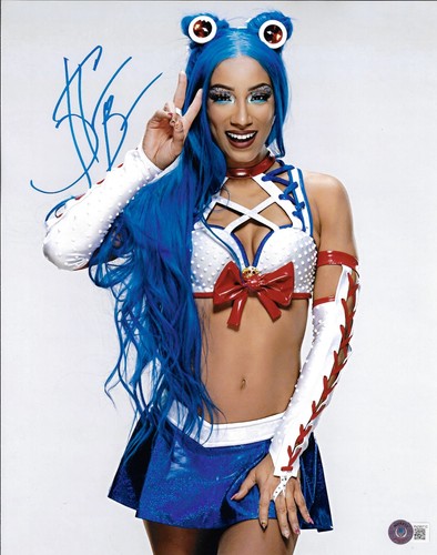 Sasha banks signed - banks,