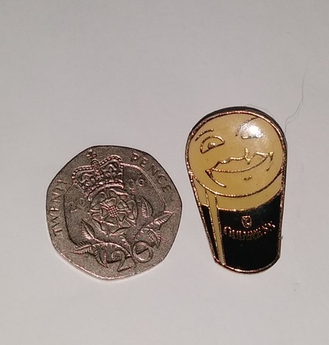 Guinness happy pint pin badge - happy,