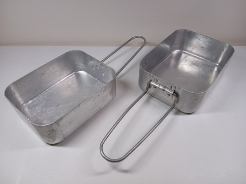 British army mess tins - tins, pair
