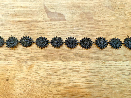 Small daisy black guipure lace - small,