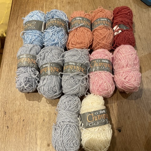 Wendy champagne knitting yarn - champagne,