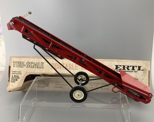 Ertl international harvester - ertl,