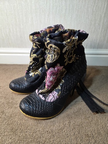 Irregular choice chimney smoke - choice,