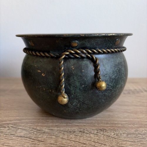 Vintage brass roped cauldron - roped,
