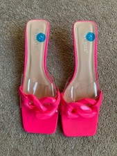 Day-Vine Pink Kitten Heel