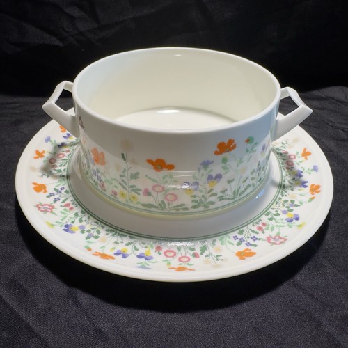 Mikasa petit point gravy boat - petit,