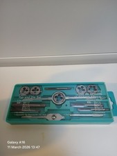 Jeux de Tarauds 12pc Tap & Die