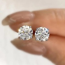 Sparkling 1ct Moissanite Stud