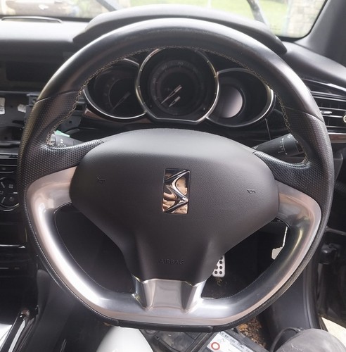 Citroen ds3 flat bottom - citroen,