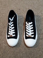 Ladies Black & White Plimsolls Size 7 - Worn Once. 