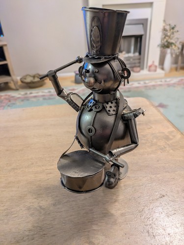 Quirky scrap metal art - quirky,