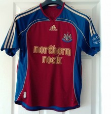 Newcastle Away GENUINE Shirt 2006-2007 Young teen. Good condition. Iconic strip.