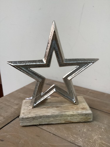 Silver coloured metal - silver,
